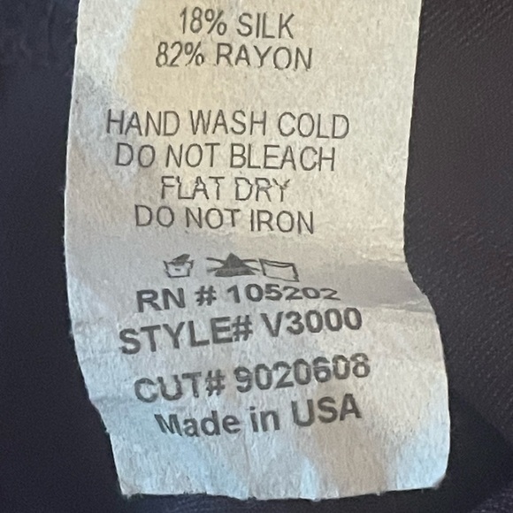 Chalet woman’s deep purple velvet sleeveless top, size medium - Picture 5 of 7